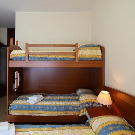 סוטומרינה Easy Hotel Meryon מראה חיצוני תמונה