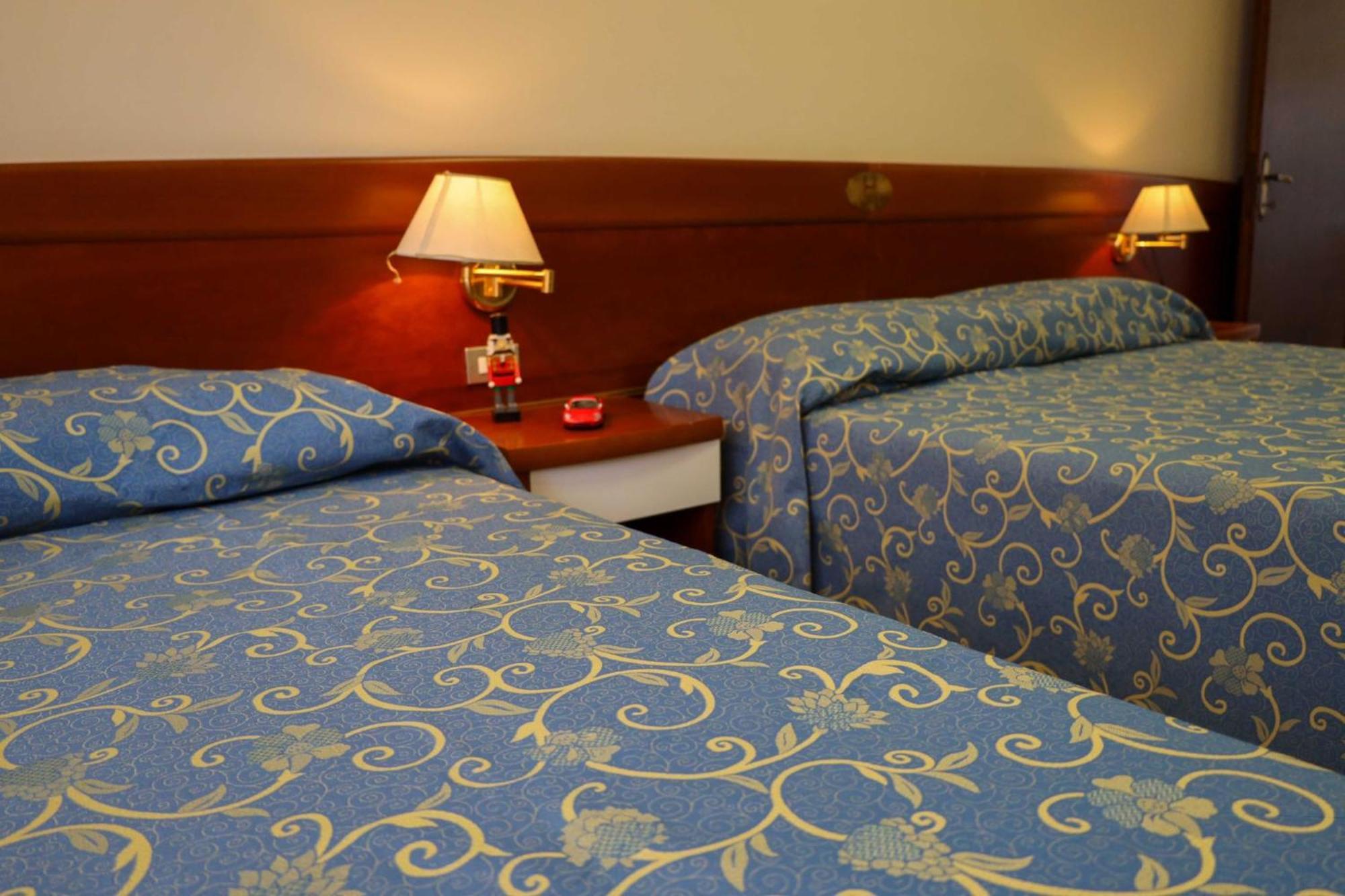 סוטומרינה Easy Hotel Meryon מראה חיצוני תמונה