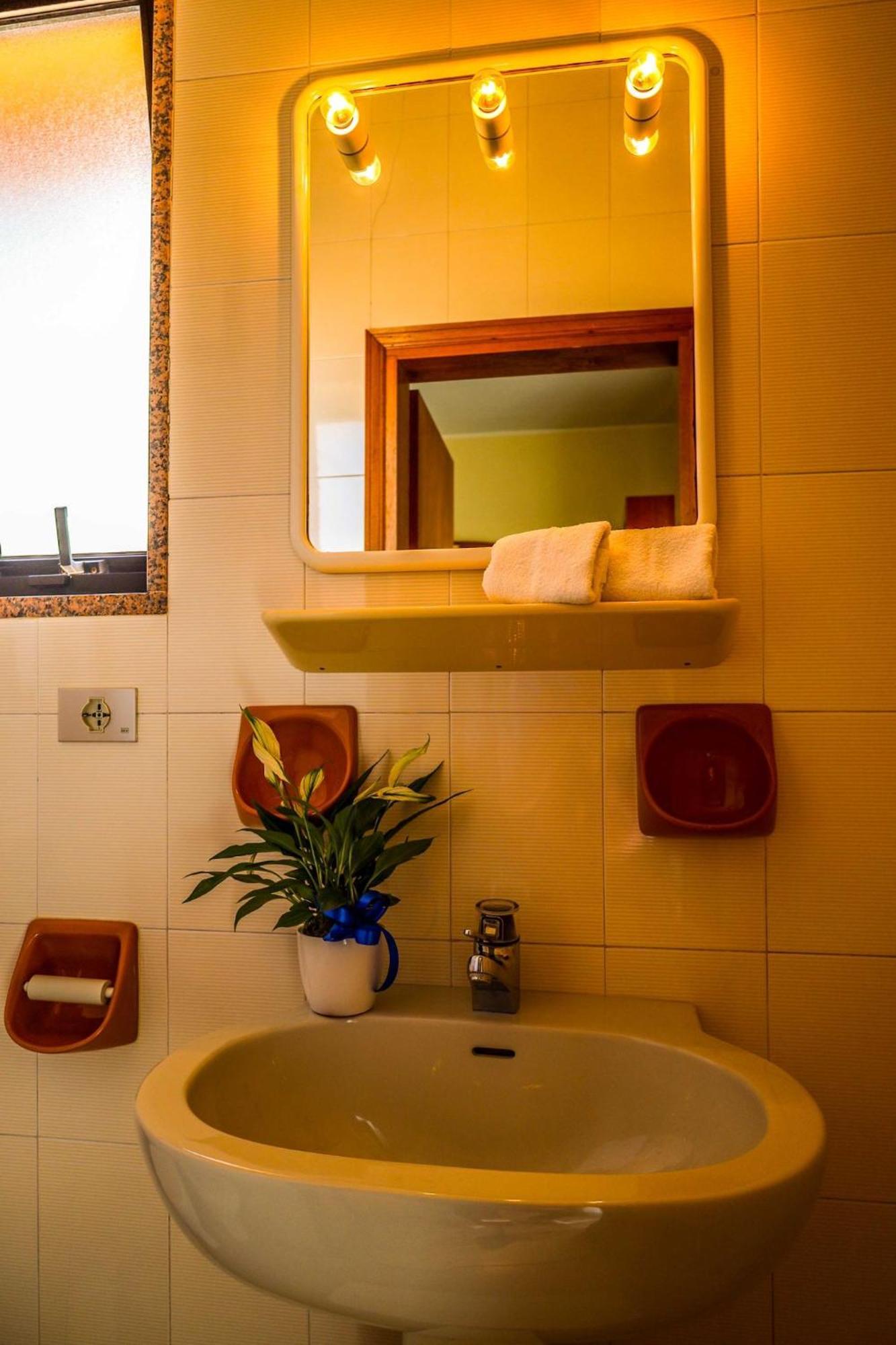 סוטומרינה Easy Hotel Meryon מראה חיצוני תמונה