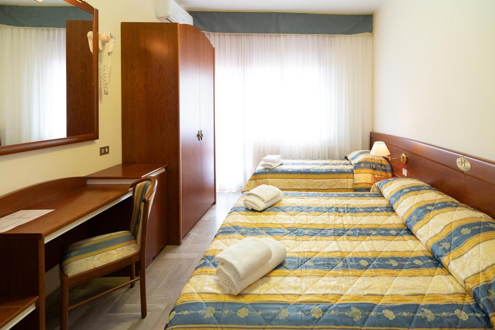 סוטומרינה Easy Hotel Meryon חדר תמונה