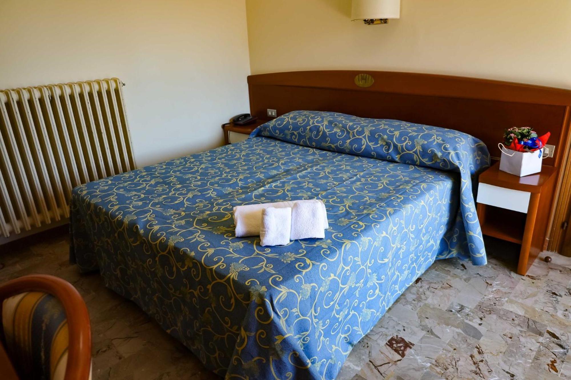 סוטומרינה Easy Hotel Meryon מראה חיצוני תמונה