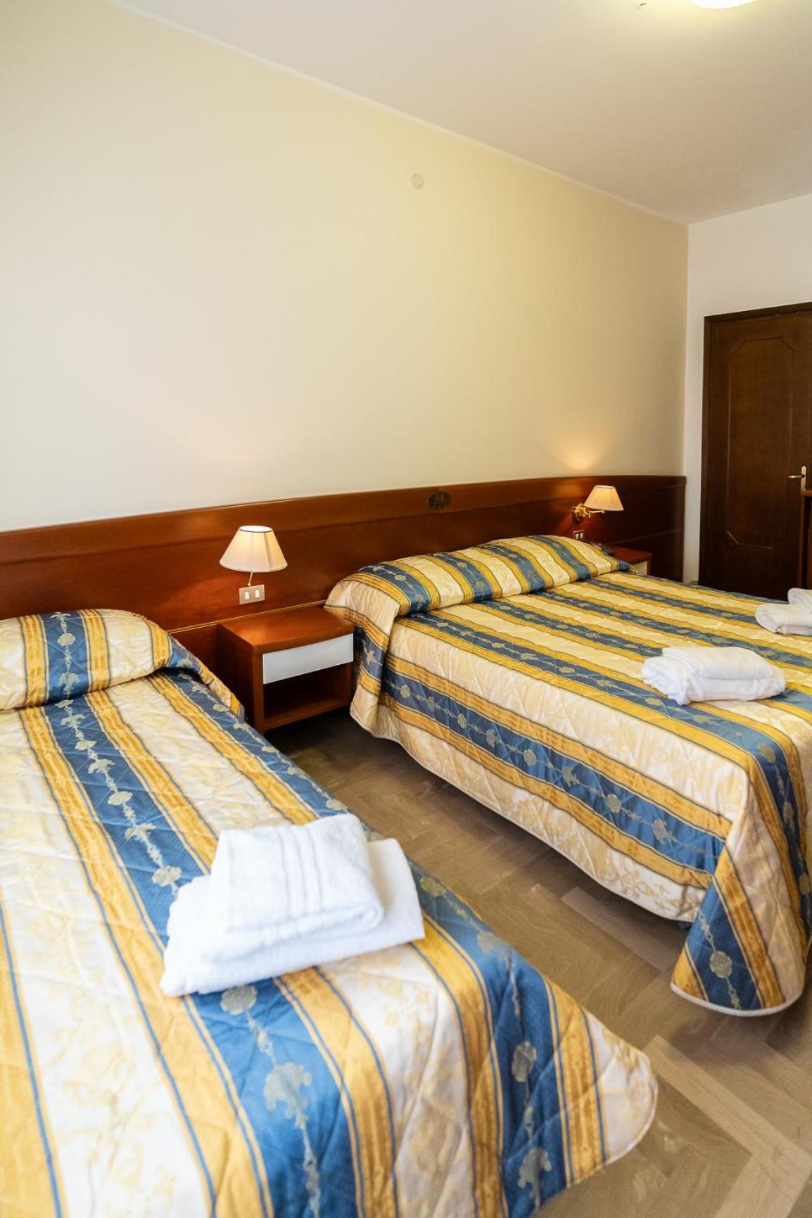 סוטומרינה Easy Hotel Meryon חדר תמונה